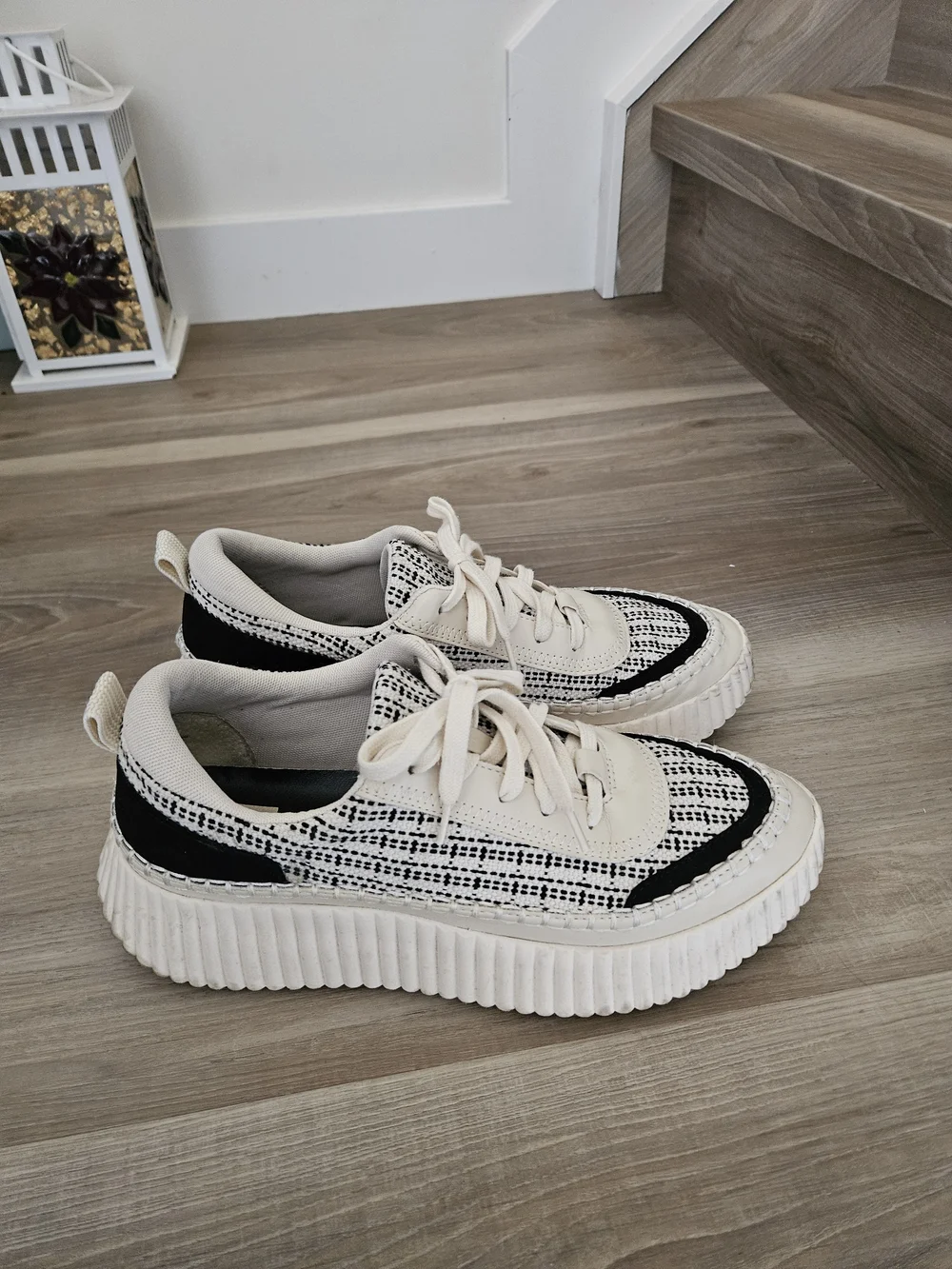 Dolce Vita Cream and Black Platform Sneakers - Picture 1 of 5
